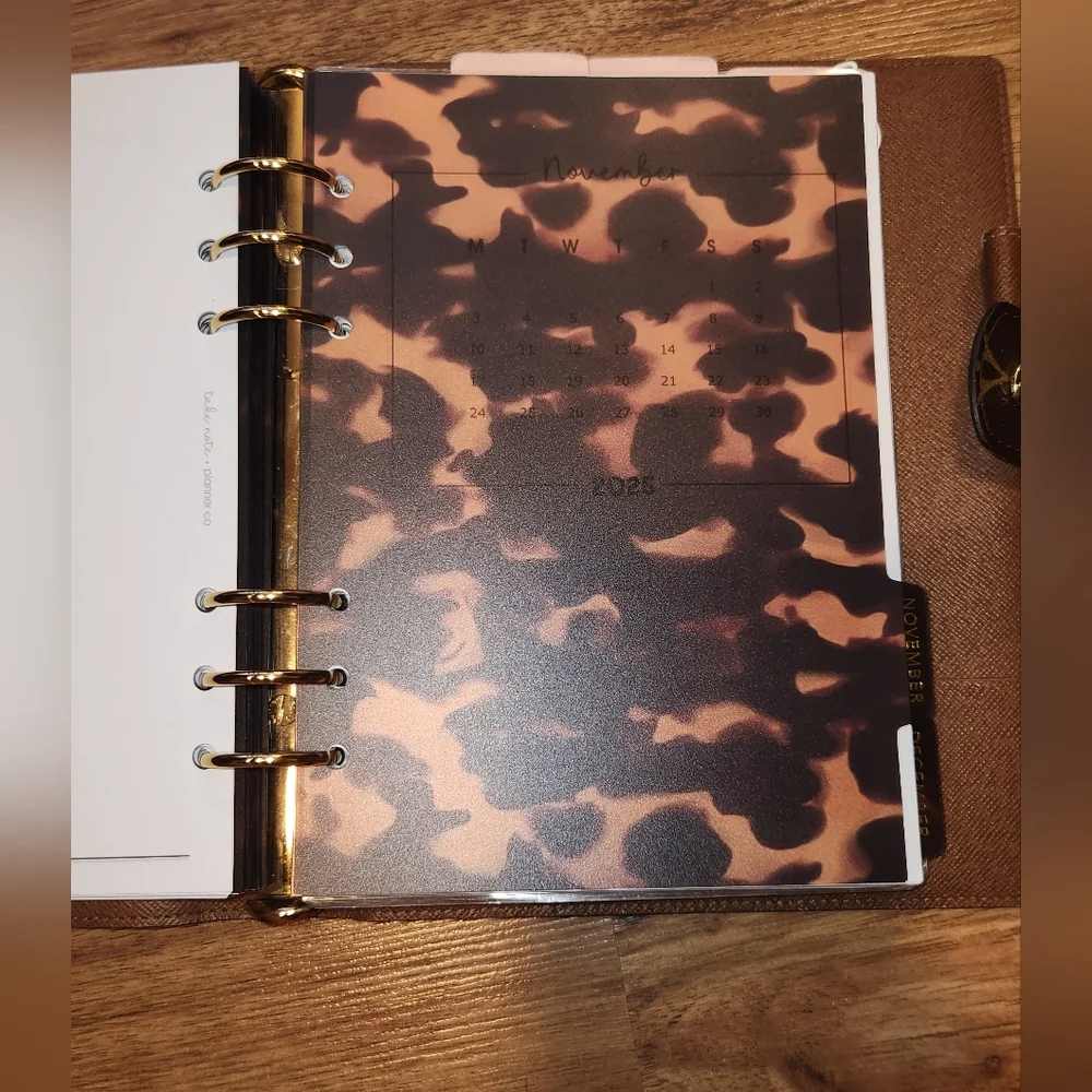 Louis Vuitton GM Monogram Ring Agenda - Picture 12 of 16